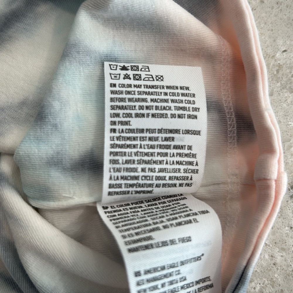 NWT American Eagle crop top. Size large. So cute! - Picture 10 of 10